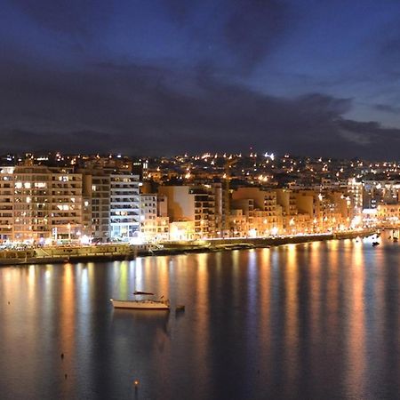 Spacious Apartment Steps To The Promenade Sliema Extérieur photo